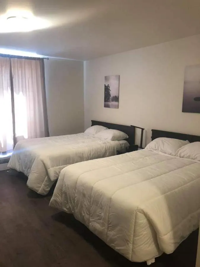 Nor Villa Hotel Winnipeg 3*,